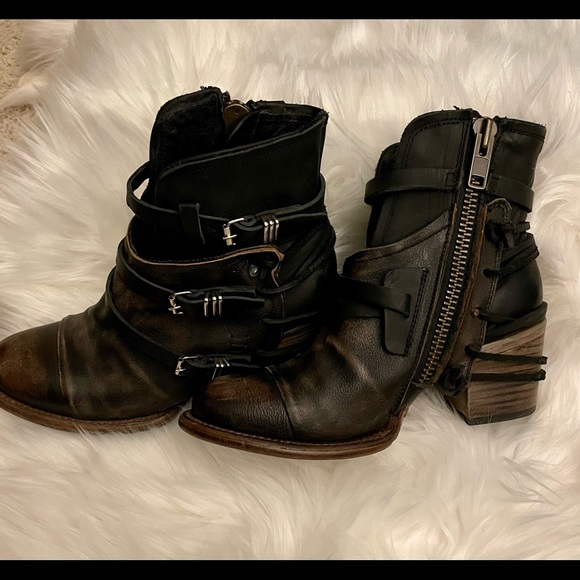 Freebird Booties Crue Size 8 Black Distressed * Excellent condition, worn once! - Picture 8 of 12